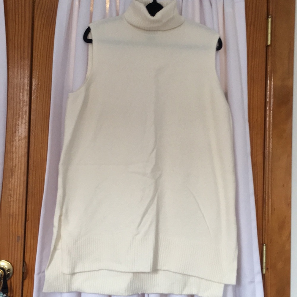 Ann Taylor Factory sleeveless turtleneck sweater